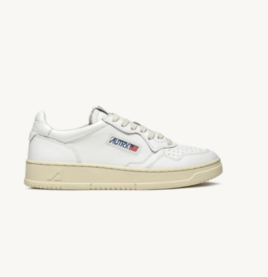 Zapatillas Autry medallista bajas de piel blancas